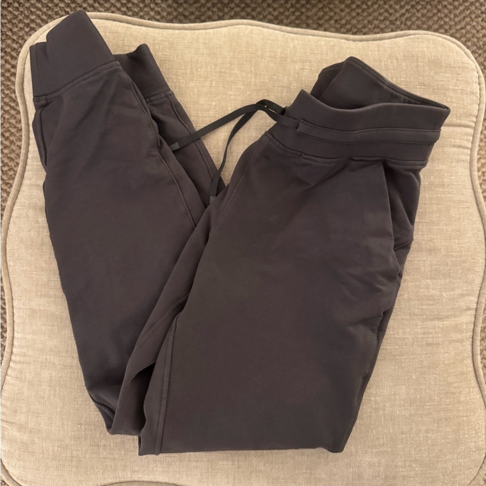 Lululemon Women’s Size 8 Joggers